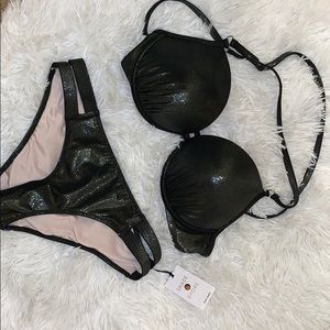 Metallic black bathing suit 👙